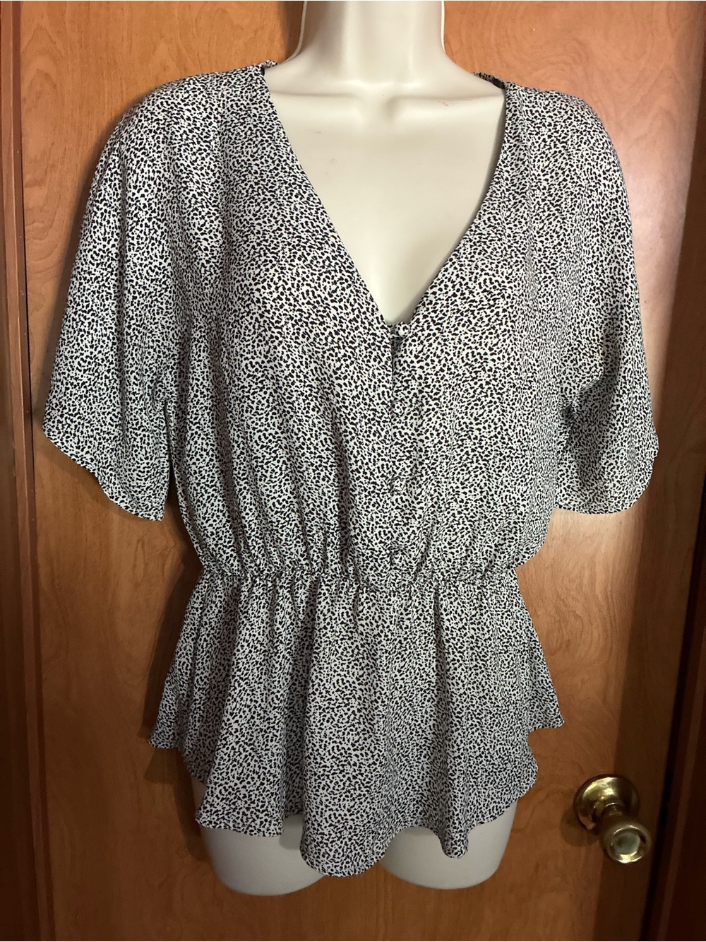 Sienna Sky Small Women's Black & White Printed Peplum V-Neck Top